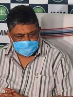 झामुमो प्रवक्ता सुप्रियो भट्टाचार्य प्रेस कांफ्रेंस करते हुए